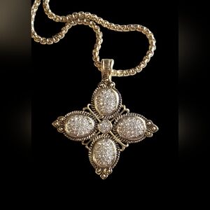 Elegant Vintage Style Cross Pendant Necklace - Beautiful❣️